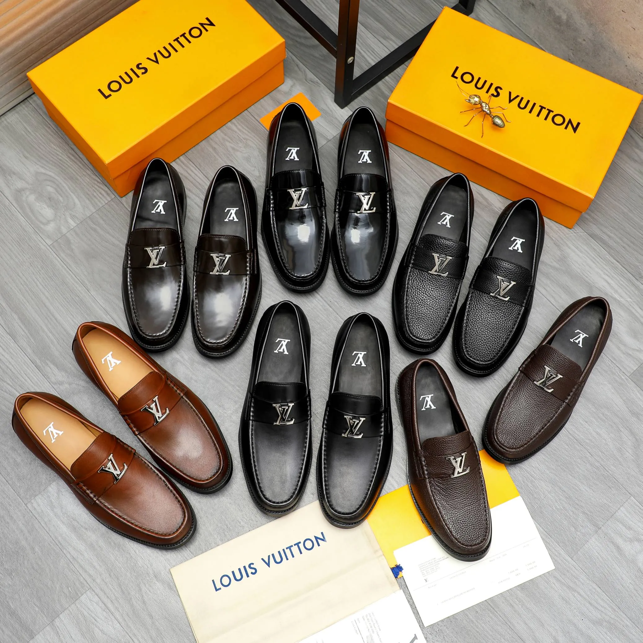 Men's shoes 💰442 Product trademark: LV "Louis Vuitton" business slip-on leather shoes Regular size: 38-46 (45.46 custom-made, non-returnable) Product materials: Selected pebbled cowhide upper, cowhide lining, original rubber outsole
